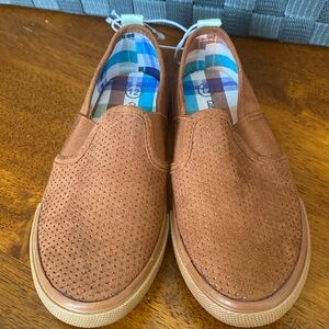 Boys brown Slip on sneakers